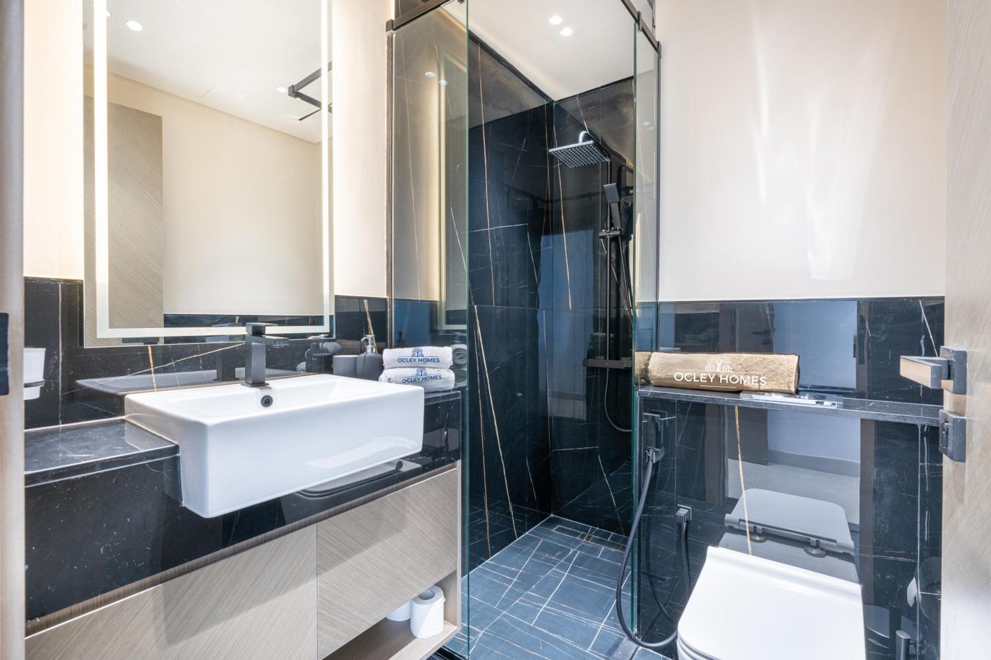 Stylish With Direct Pool Access By The Canal Apartment Dubai