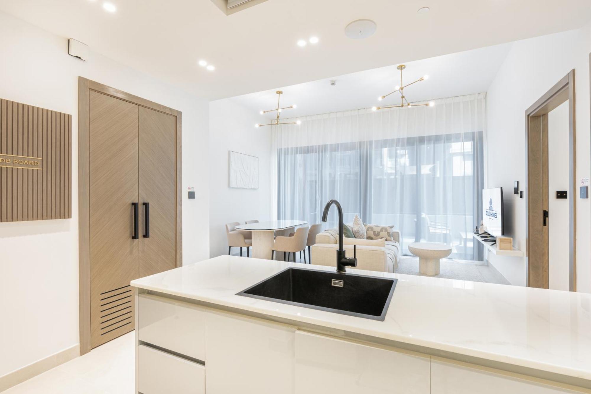 Apartment Stylish With Direct Pool Access By The Canal *