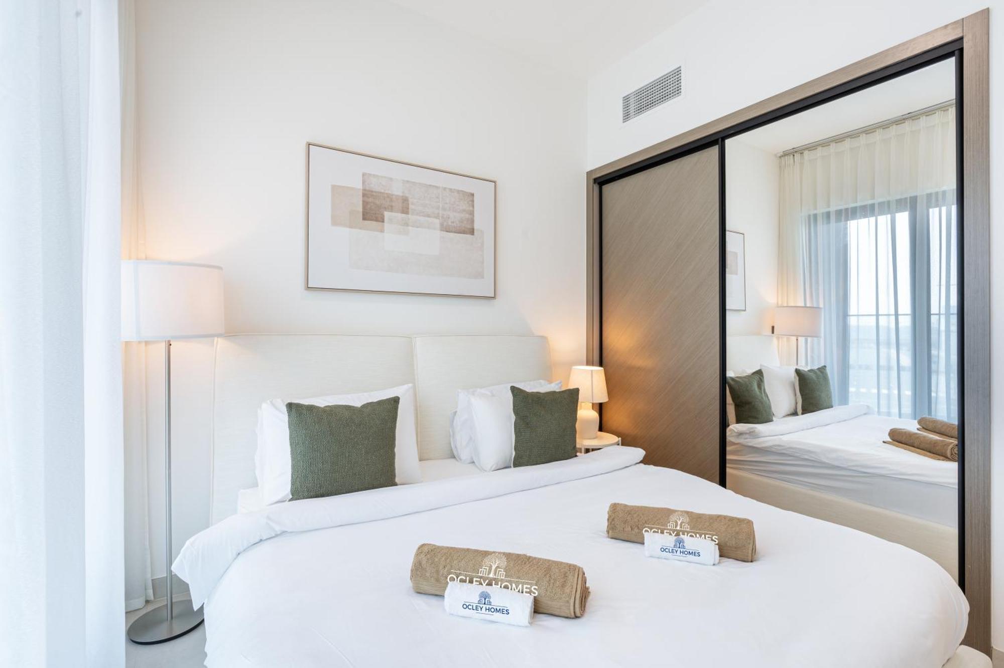 Stylish With Direct Pool Access By The Canal * Dubai