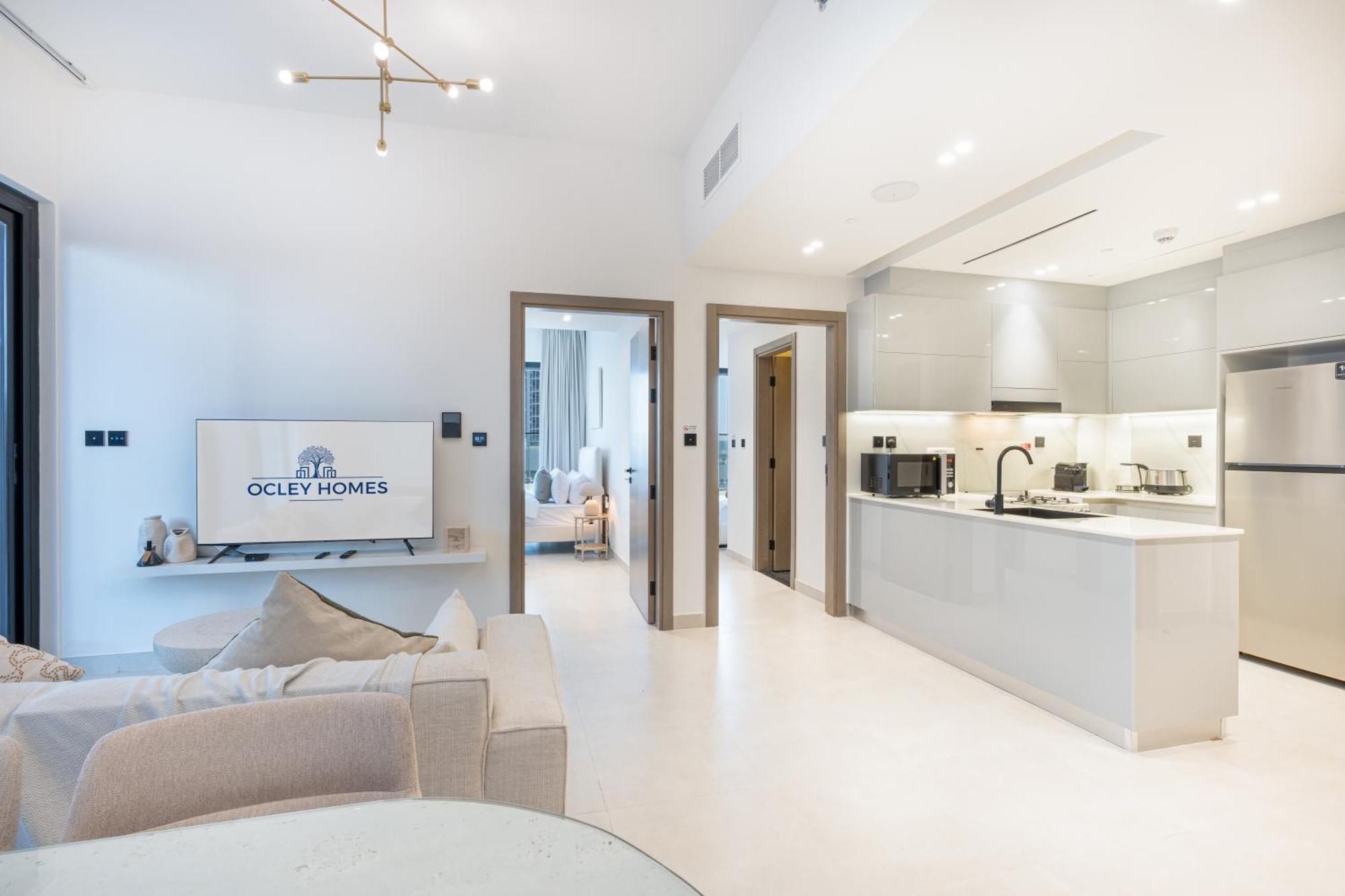 Stylish With Direct Pool Access By The Canal *