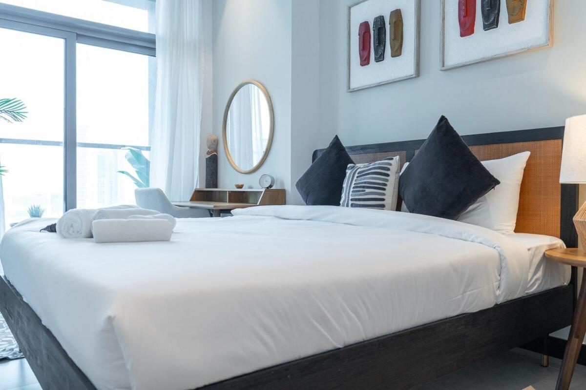 Homey 1-bedroom In Business Bay With A View Of Skyline! Dubai