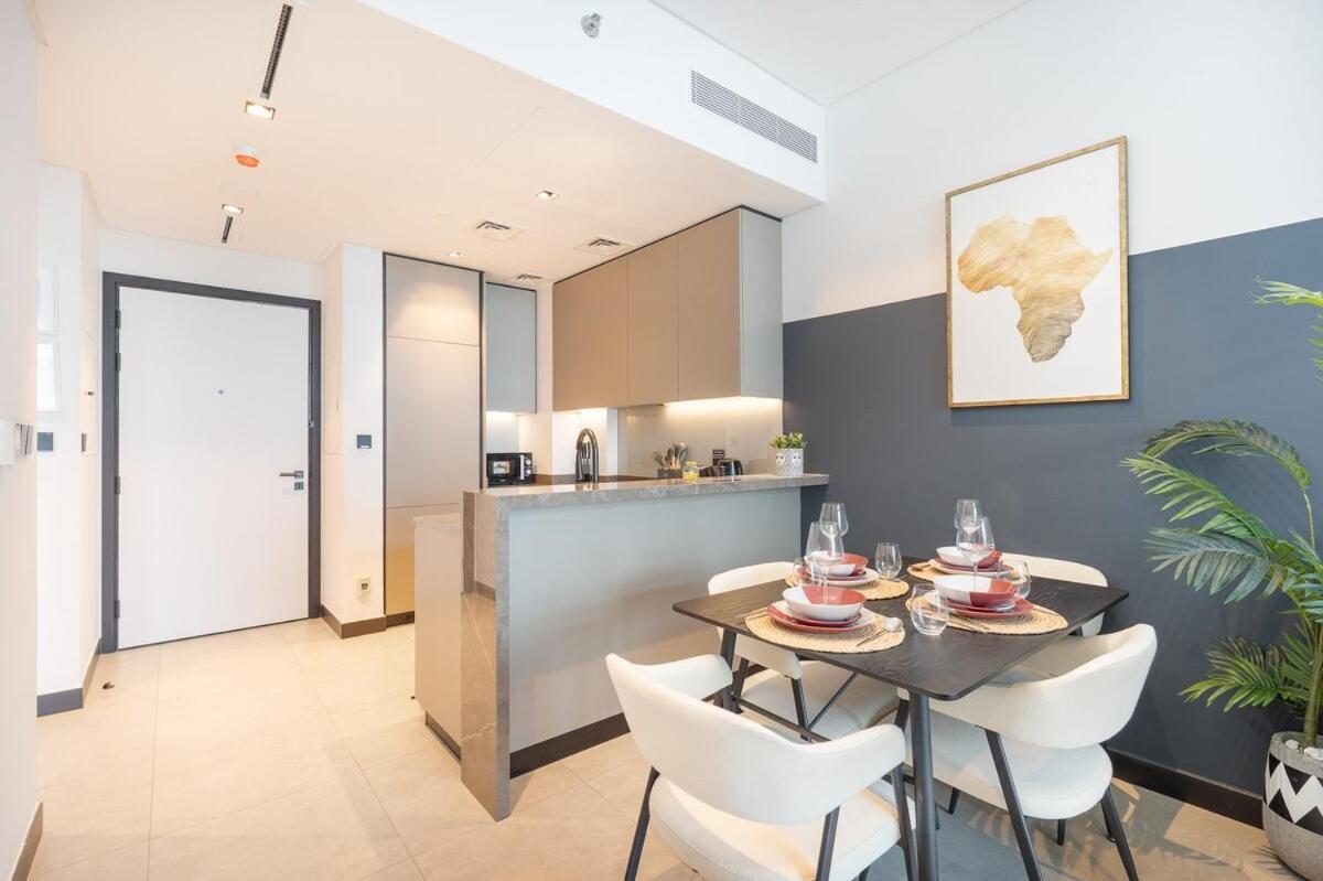 Homey 1-bedroom In Business Bay With A View Of Skyline! Dubai