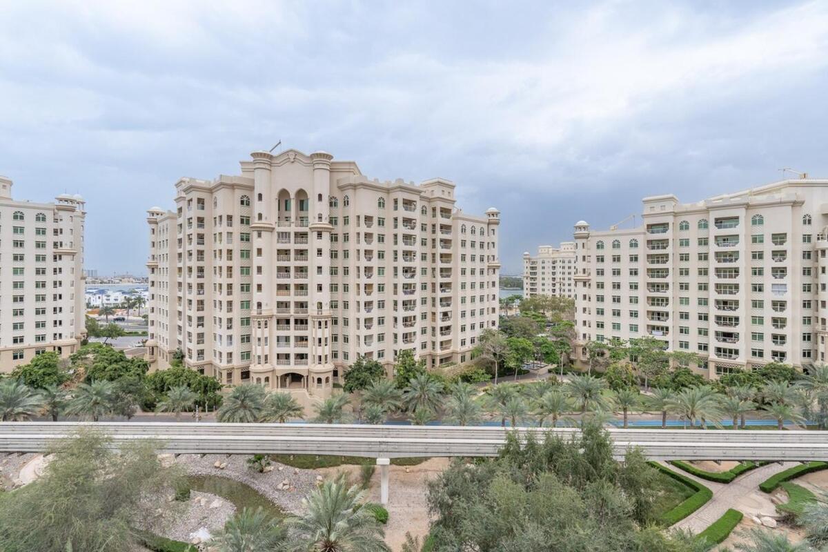 Apartment Spacious 3-bedrooms With Cozy Balcony In Palm Jumeira!