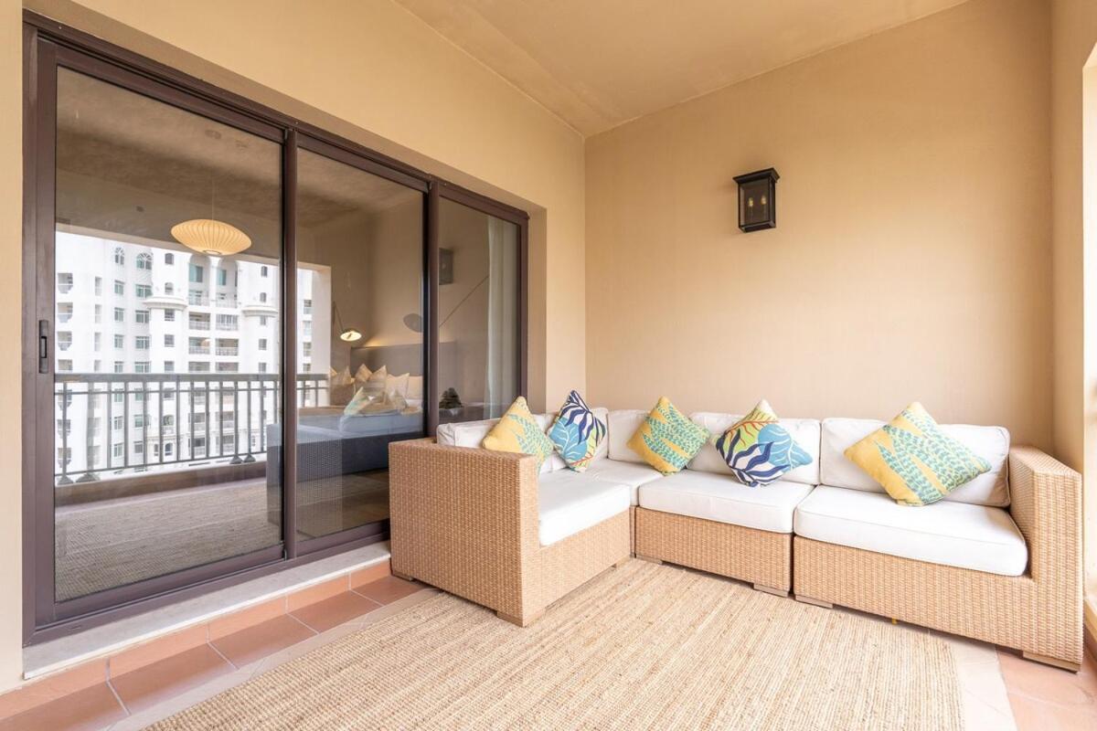 Spacious 3-bedrooms With Cozy Balcony In Palm Jumeira! Apartment Dubai