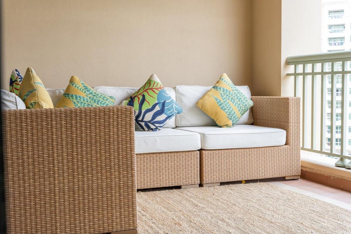Spacious 3-bedrooms With Cozy Balcony In Palm Jumeira! Apartment Dubai