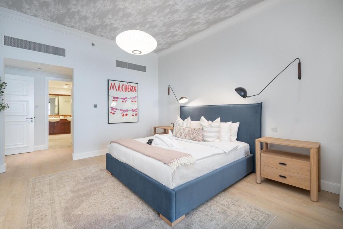 Apartment Spacious 3-bedrooms With Cozy Balcony In Palm Jumeira! *