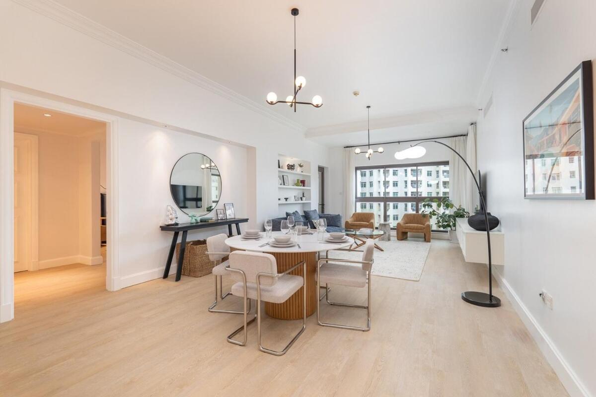 Apartment Spacious 3-bedrooms With Cozy Balcony In Palm Jumeira!