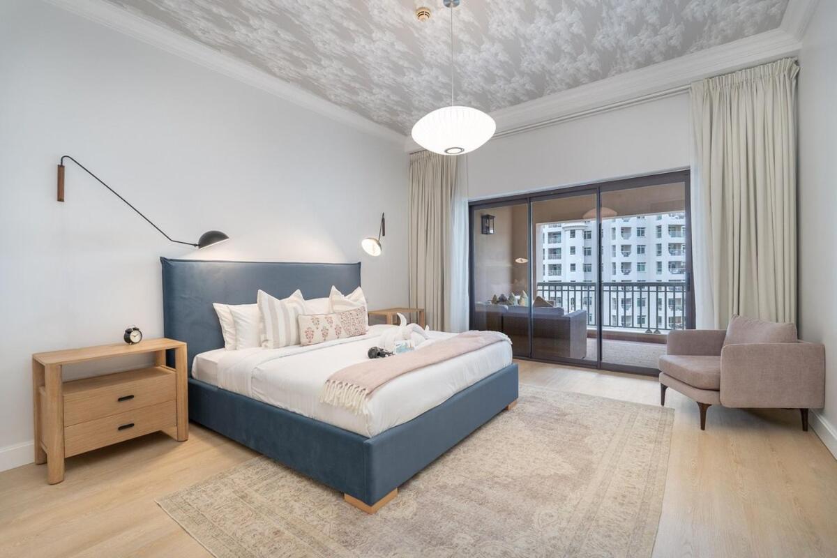 Spacious 3-bedrooms With Cozy Balcony In Palm Jumeira! Apartment *