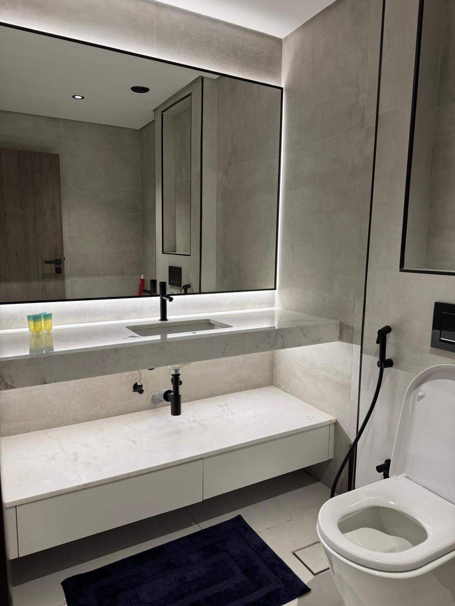 Jumeirah Heights Apartment *