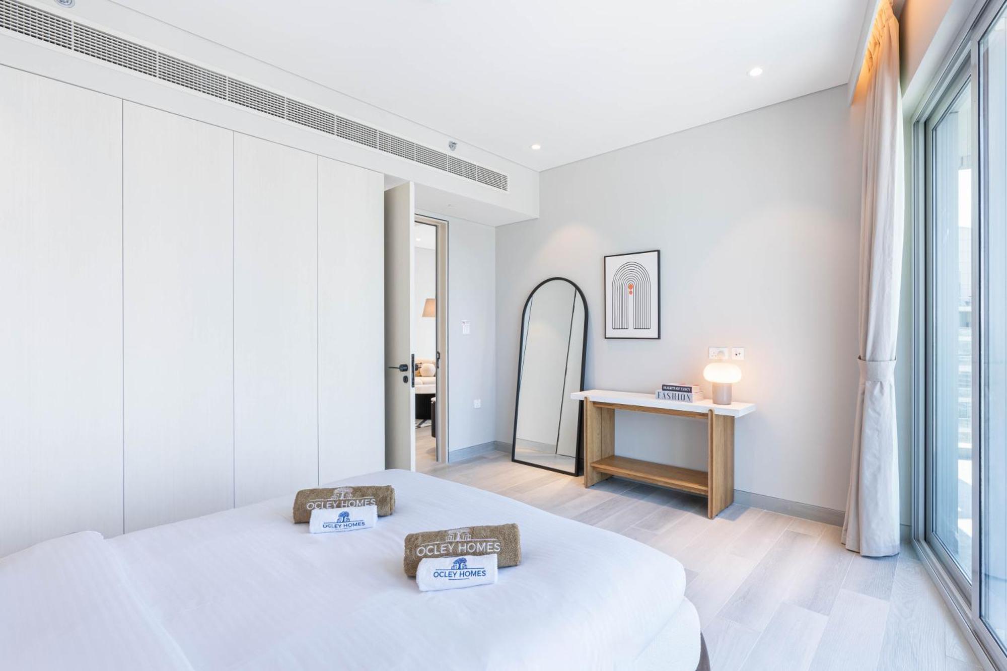 Elegant Brand New With Roof Pool *