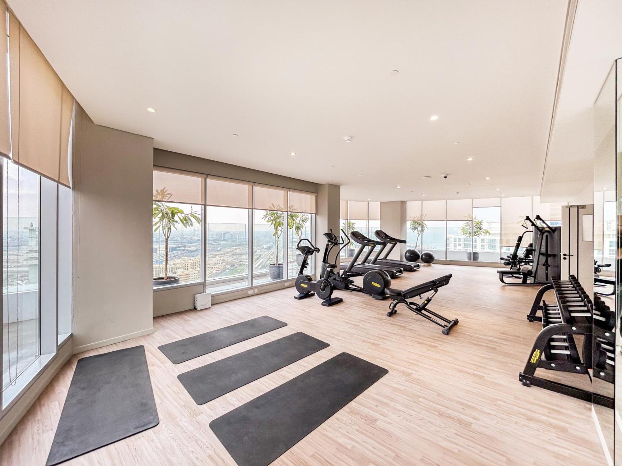 Apartment Elegant Brand New With Roof Pool *