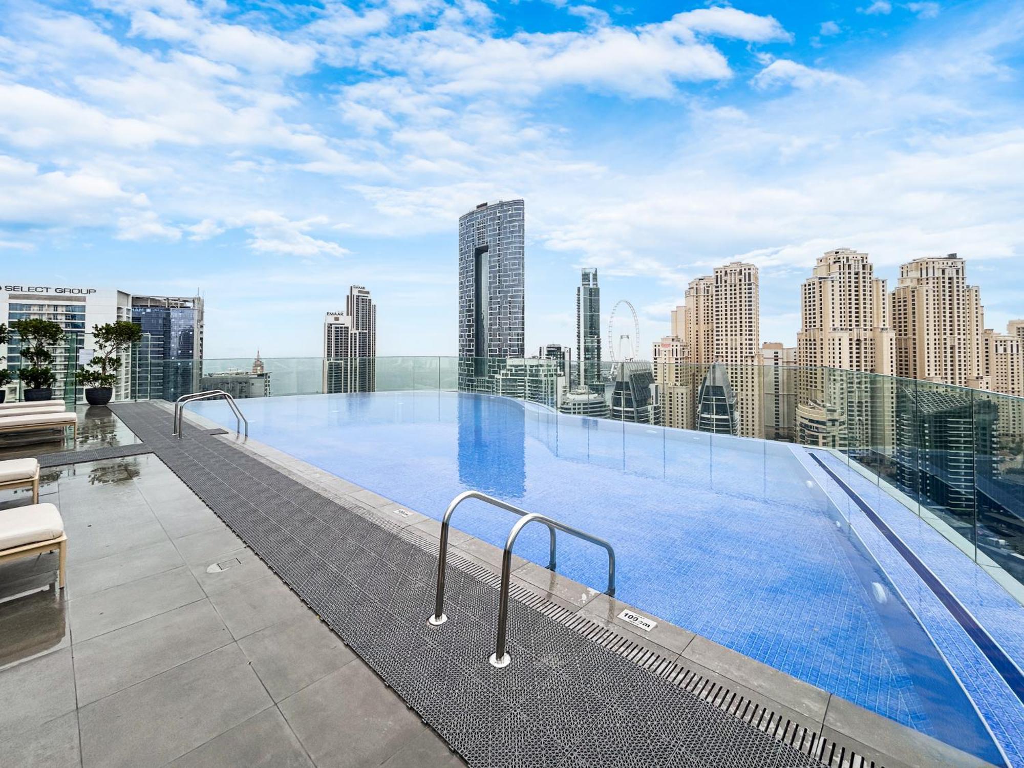 Elegant Brand New With Roof Pool Apartment *