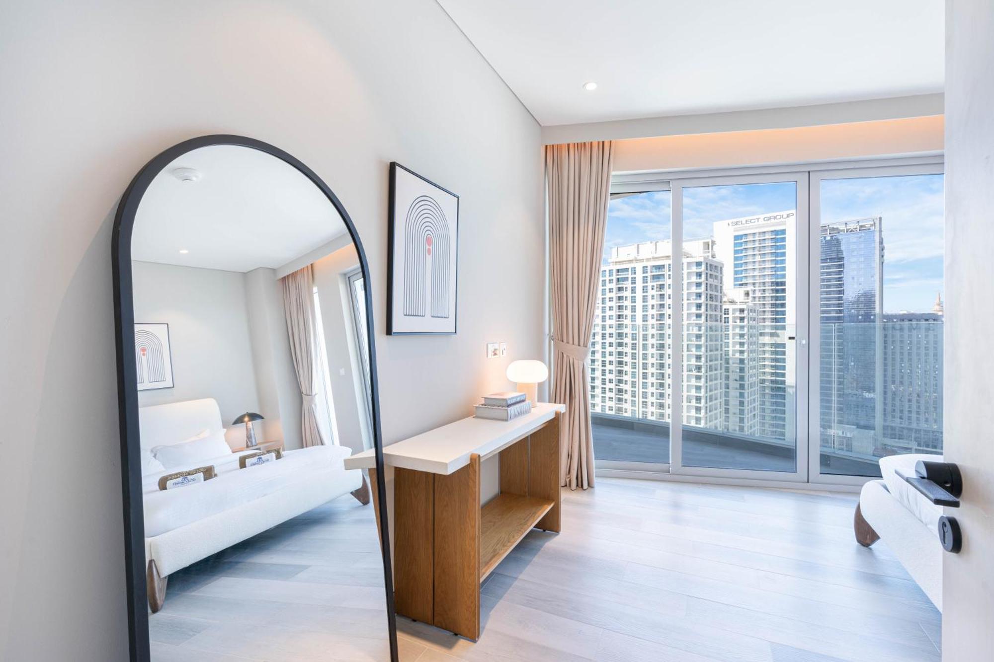 Elegant Brand New With Roof Pool Apartment Dubai