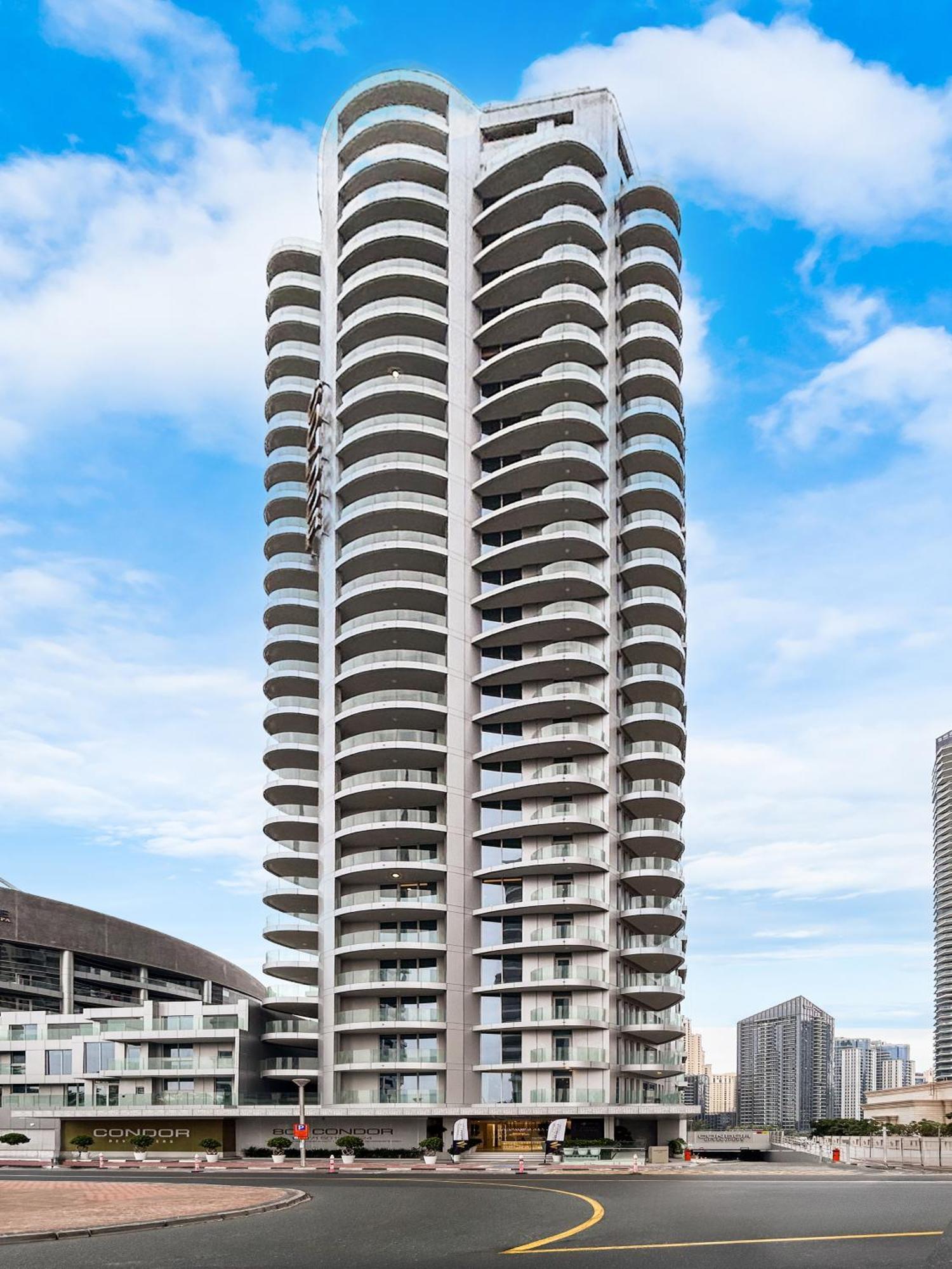 Apartment Elegant Brand New With Roof Pool Dubai