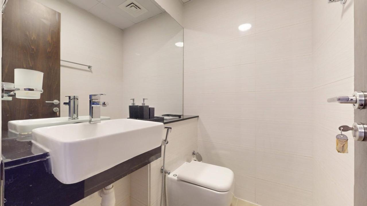 Binghatti Gate - Cosy Two Bedroom *