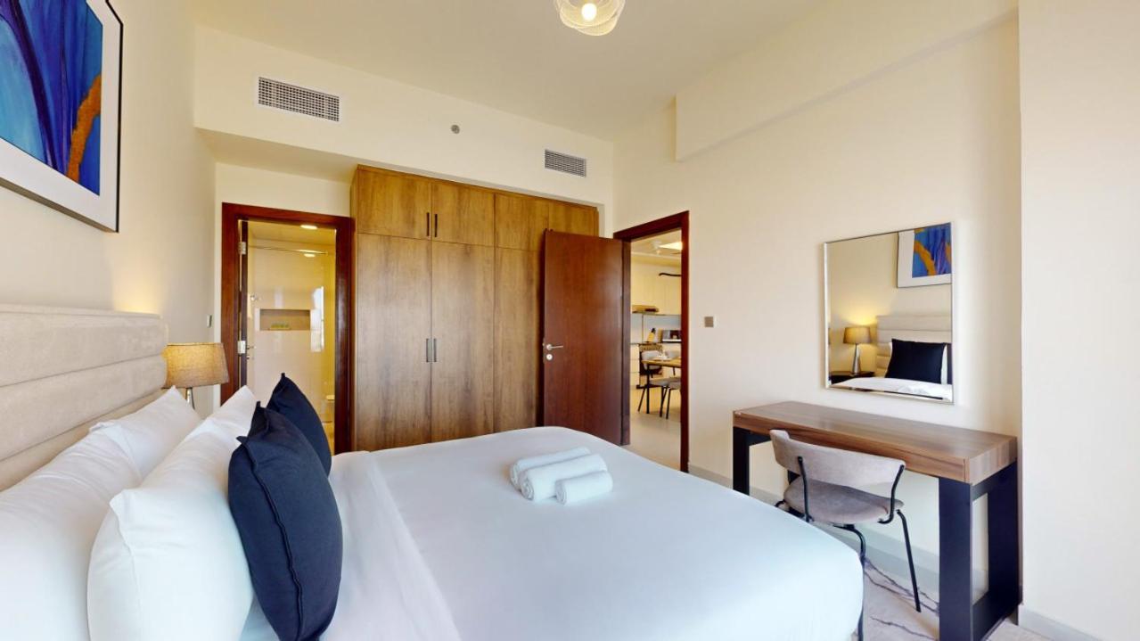 Binghatti Gate - Cosy Two Bedroom Dubai