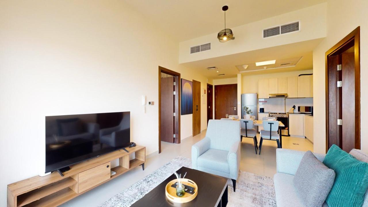 Binghatti Gate - Cosy Two Bedroom * Dubai