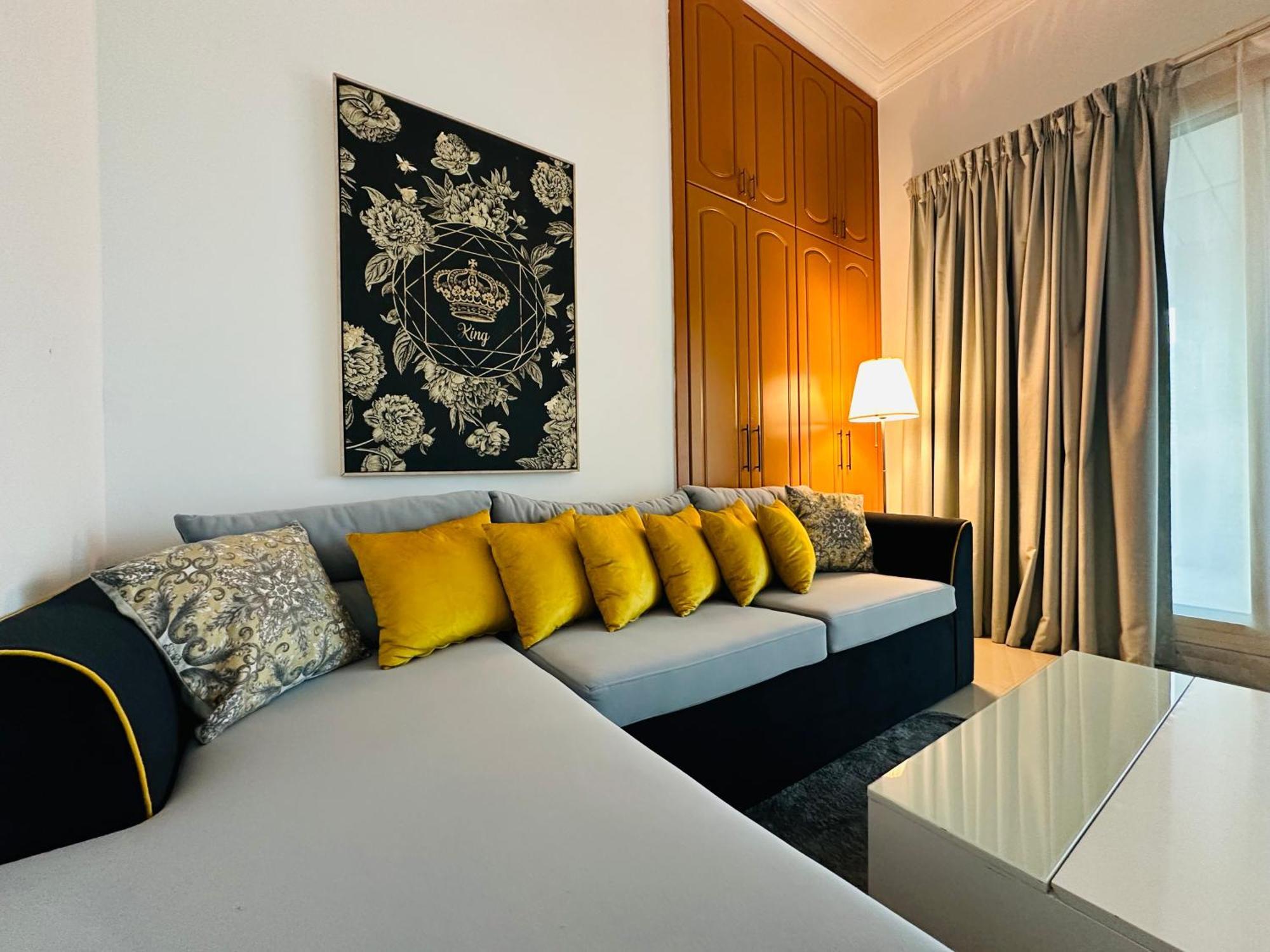 2 Bedroom With A Beautiful View Of The Marina Minimum 5 Night Apartment