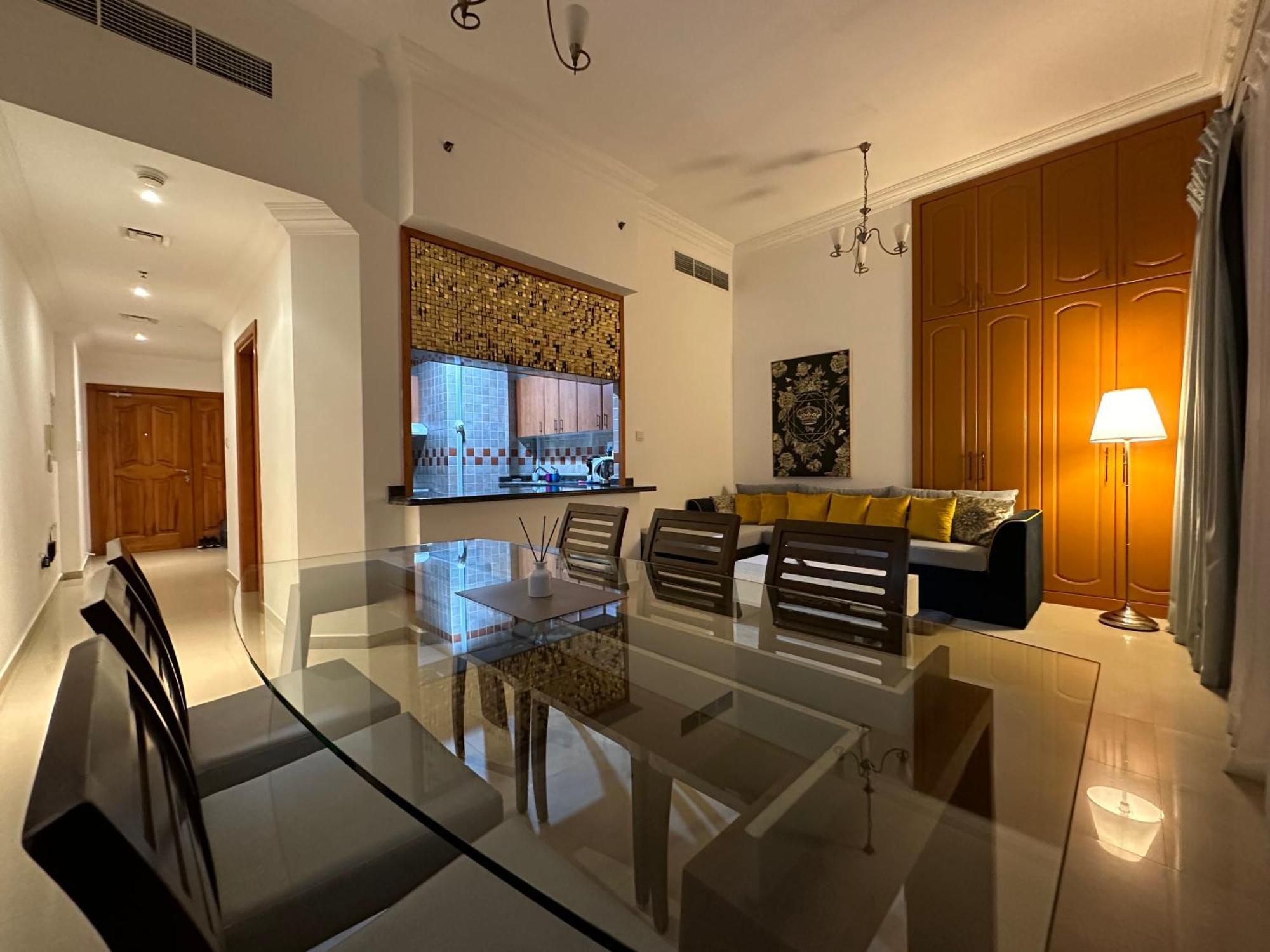 Apartment 2 Bedroom With A Beautiful View Of The Marina Minimum 5 Night