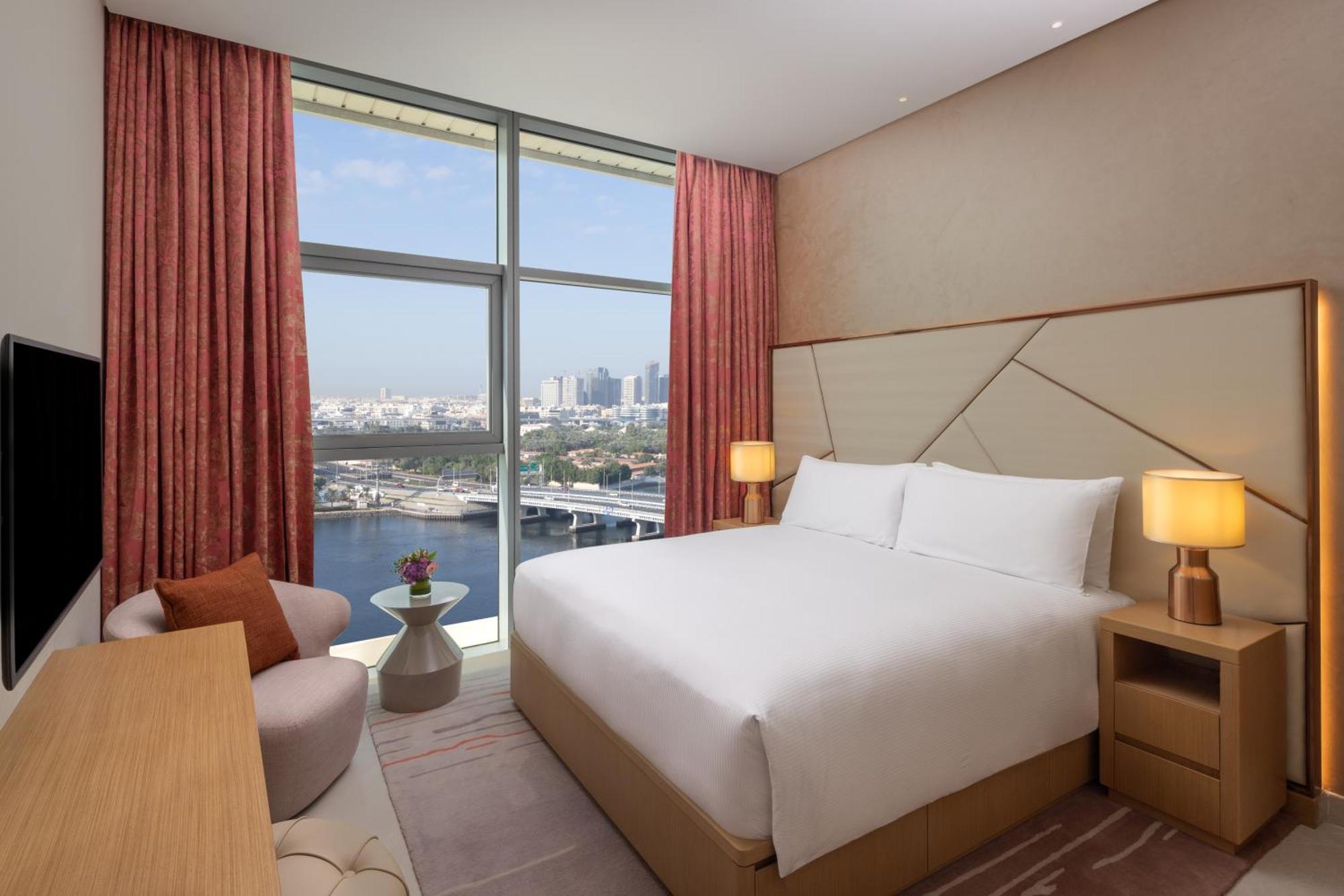 Hilton Creek & Residences 5*