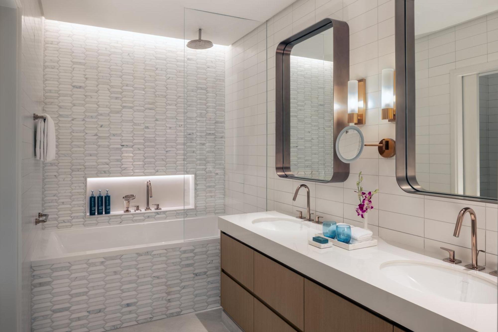 Hilton Creek & Residences Hotel Dubai