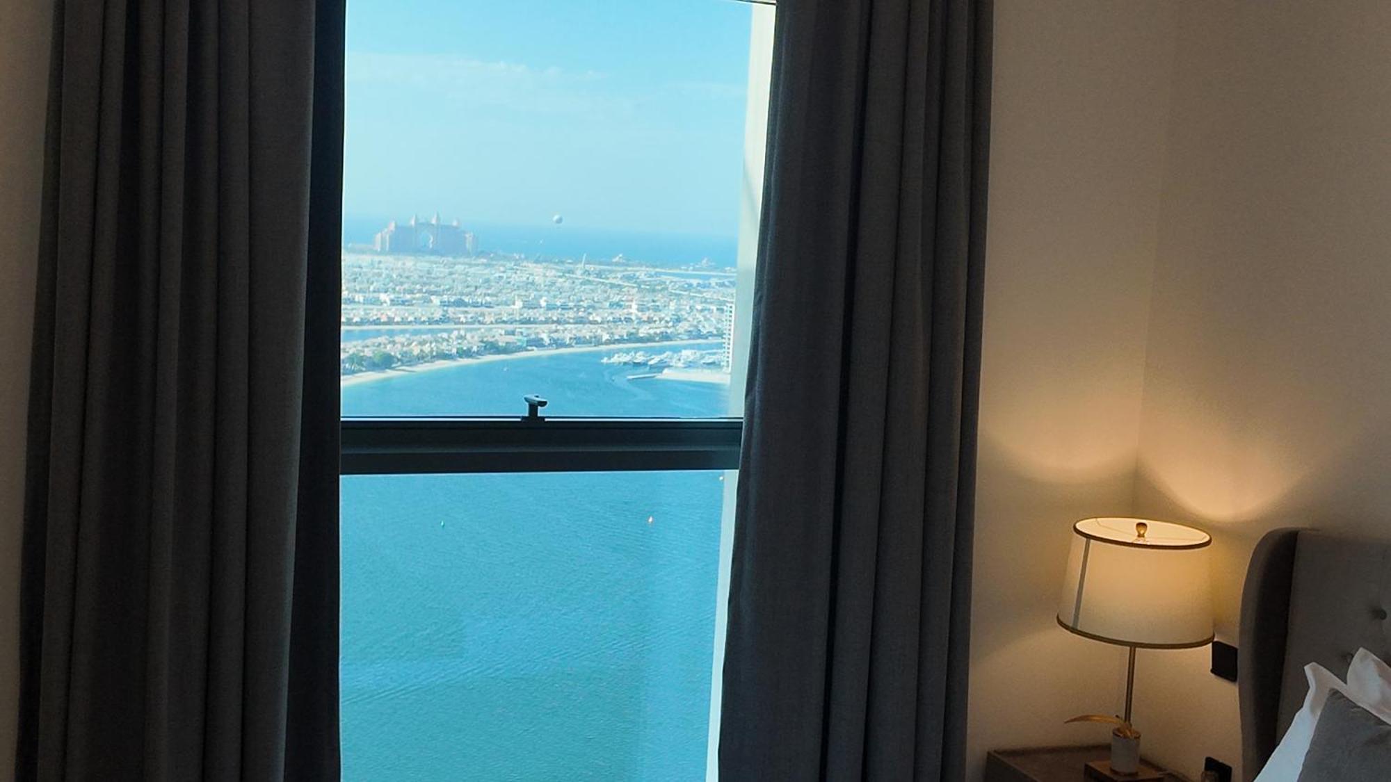 Luxurious Beachfront With Atlantis And Palm Jumeira Views Apartment