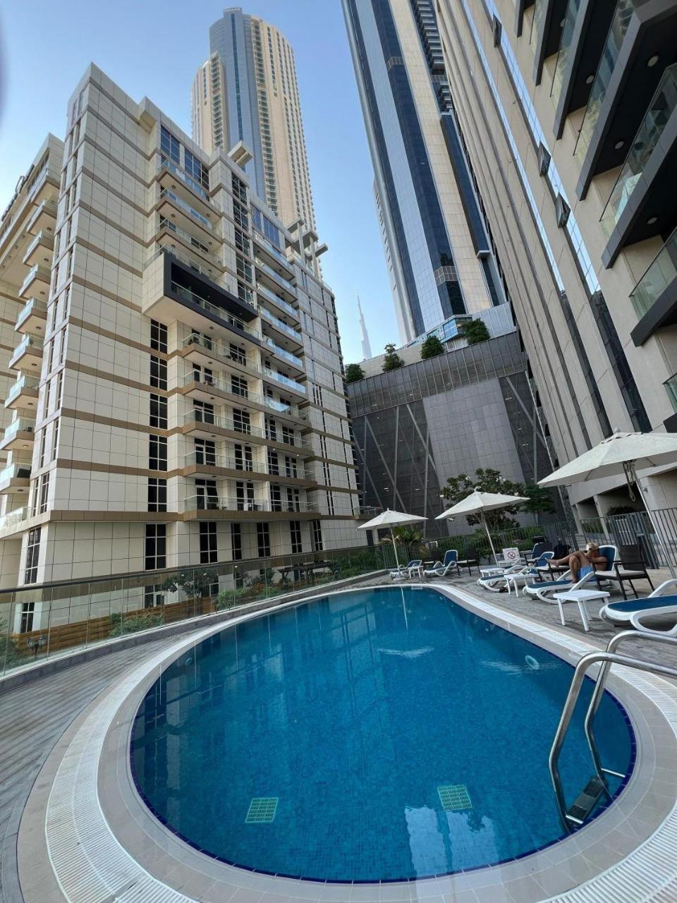 Hostel Downtown Holiday's - 1 Min To Mall & Burj Khalifa