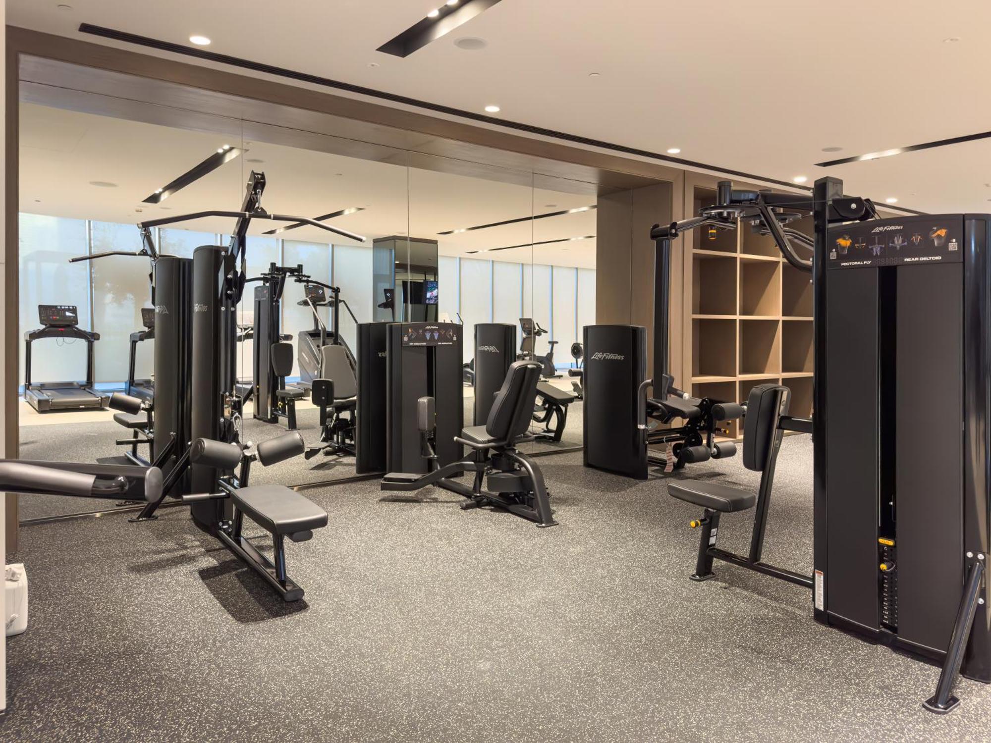 Grandeur 2 Bedroom I Burj Khalifa & Fountain Views I Free Parking, Gym, Pool, Wi-fi & Ps5 I By Skyline Serenity Apartment Dubai