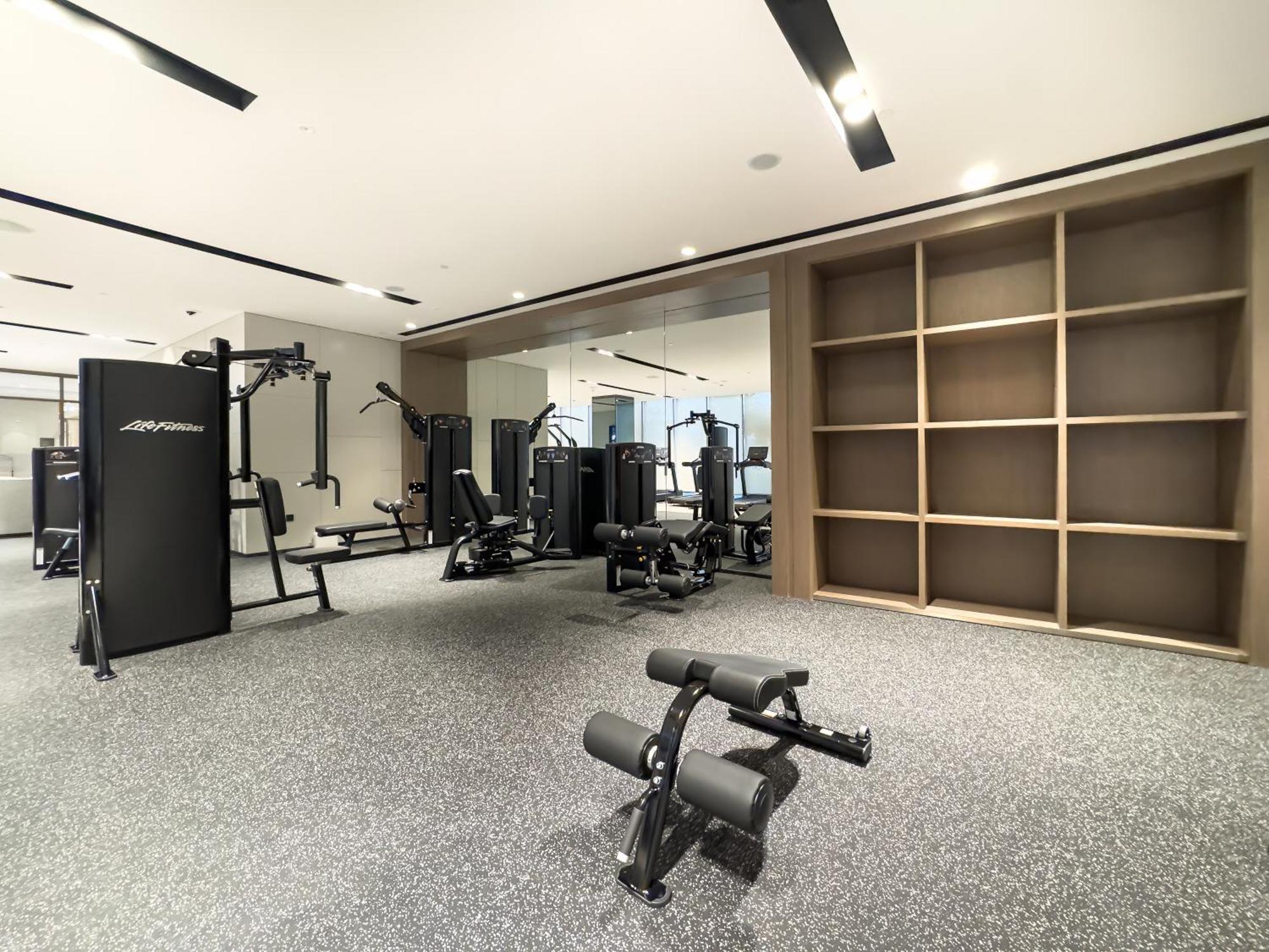 Grandeur 2 Bedroom I Burj Khalifa & Fountain Views I Free Parking, Gym, Pool, Wi-fi & Ps5 I By Skyline Serenity Apartment *