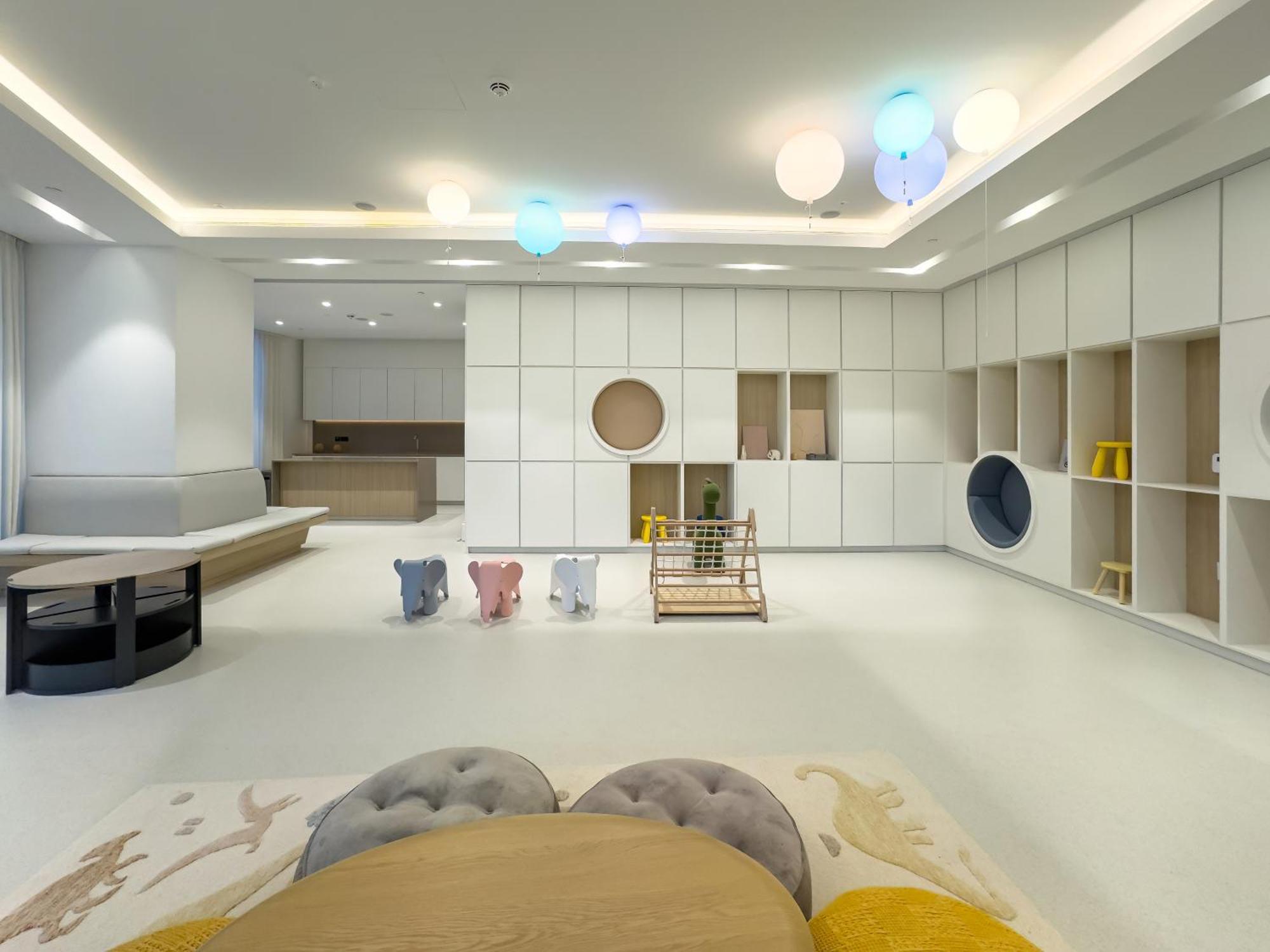 Apartment Grandeur 2 Bedroom I Burj Khalifa & Fountain Views I Free Parking, Gym, Pool, Wi-fi & Ps5 I By Skyline Serenity