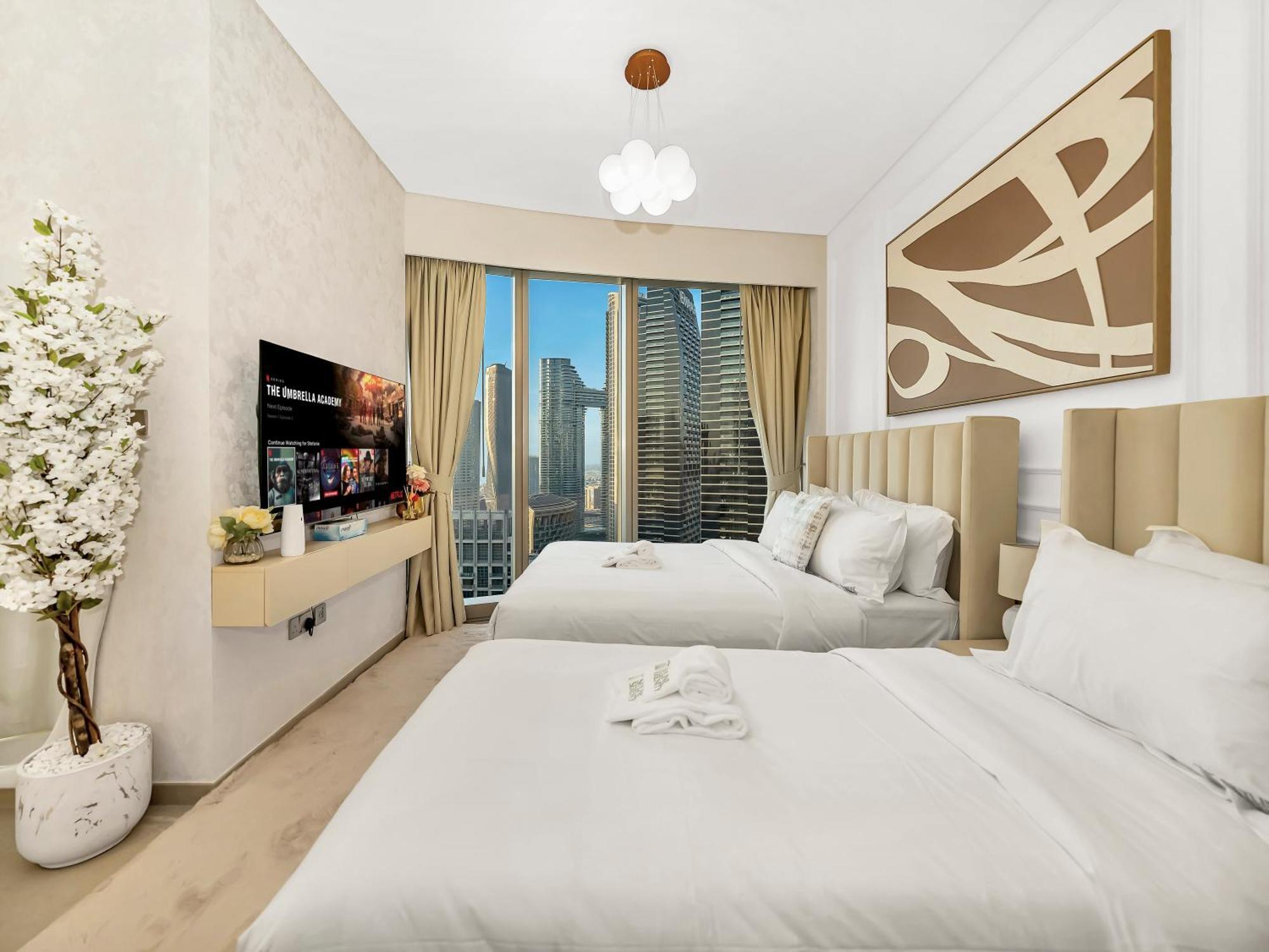 Apartment Grandeur 2 Bedroom I Burj Khalifa & Fountain Views I Free Parking, Gym, Pool, Wi-fi & Ps5 I By Skyline Serenity Dubai