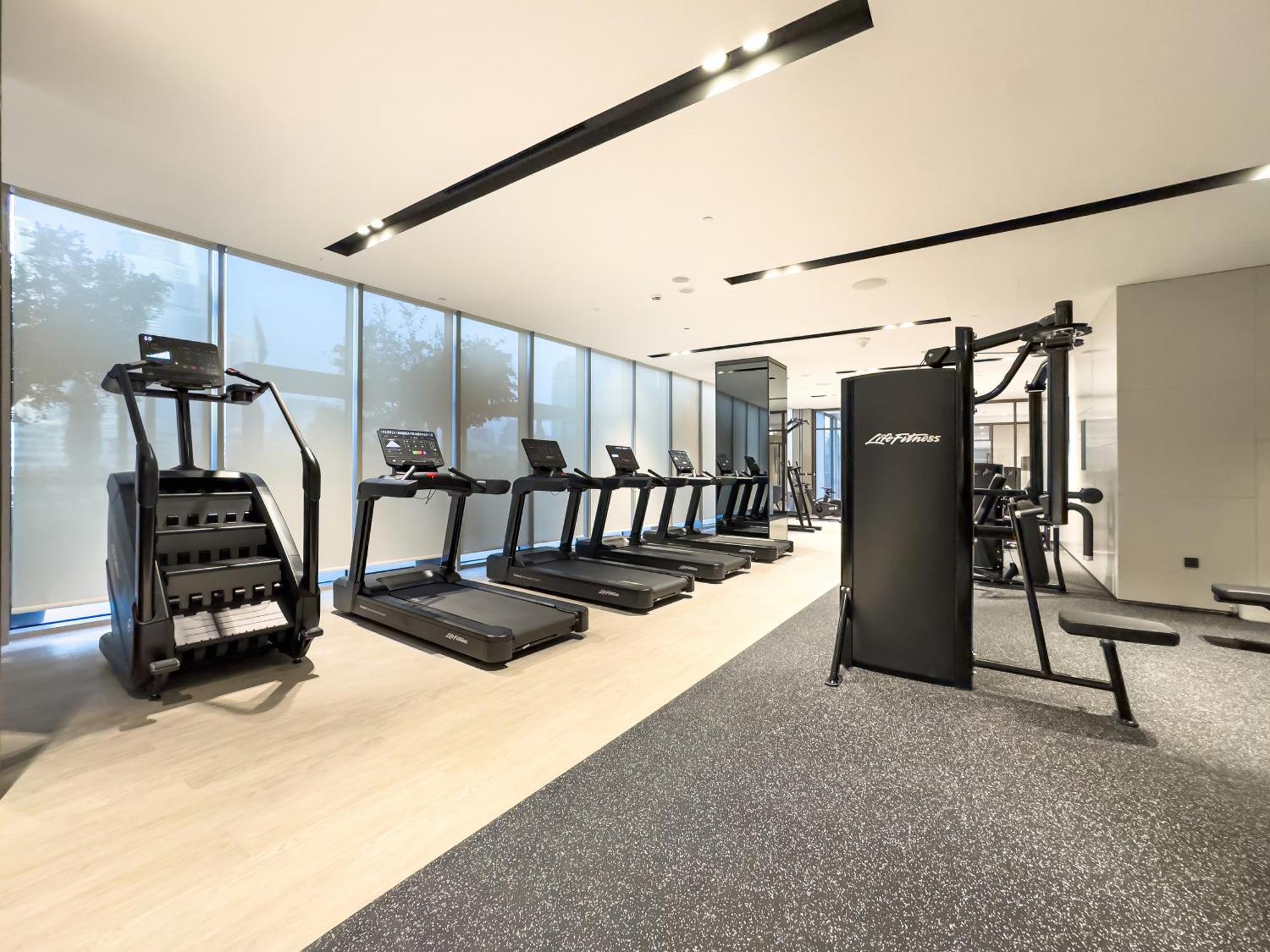 Grandeur 2 Bedroom I Burj Khalifa & Fountain Views I Free Parking, Gym, Pool, Wi-fi & Ps5 I By Skyline Serenity Apartment *