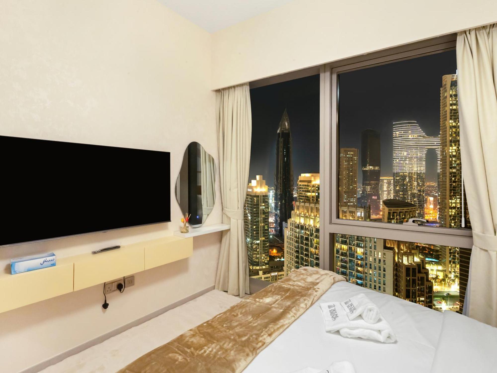Grandeur 2 Bedroom I Burj Khalifa & Fountain Views I Free Parking, Gym, Pool, Wi-fi & Ps5 I By Skyline Serenity Apartment Dubai