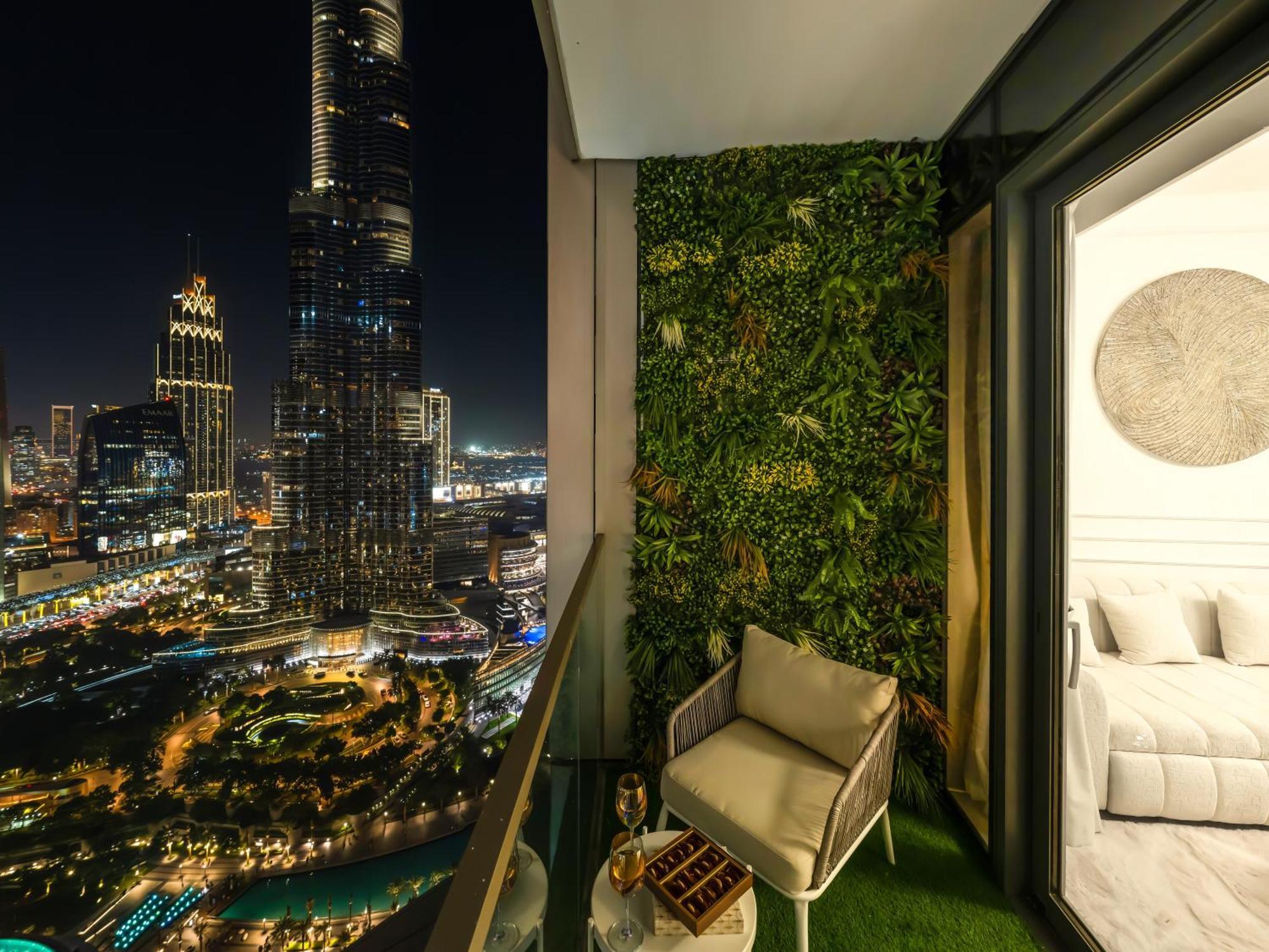 Grandeur 2 Bedroom I Burj Khalifa & Fountain Views I Free Parking, Gym, Pool, Wi-fi & Ps5 I By Skyline Serenity Apartment Dubai