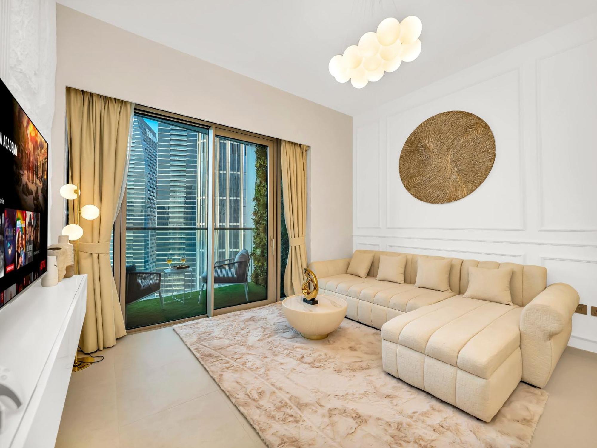 Grandeur 2 Bedroom I Burj Khalifa & Fountain Views I Free Parking, Gym, Pool, Wi-fi & Ps5 I By Skyline Serenity Apartment Dubai