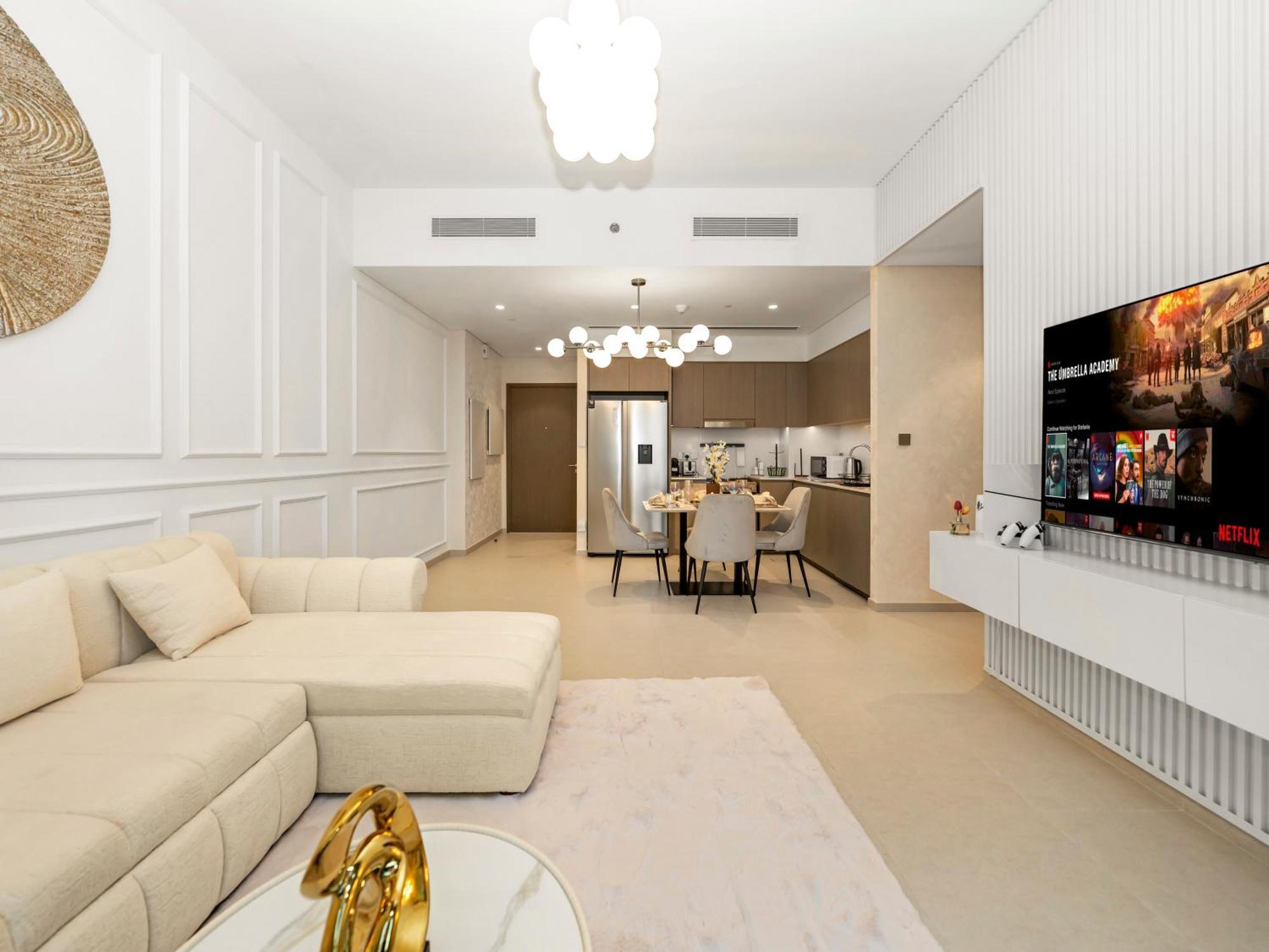 Grandeur 2 Bedroom I Burj Khalifa & Fountain Views I Free Parking, Gym, Pool, Wi-fi & Ps5 I By Skyline Serenity * Dubai