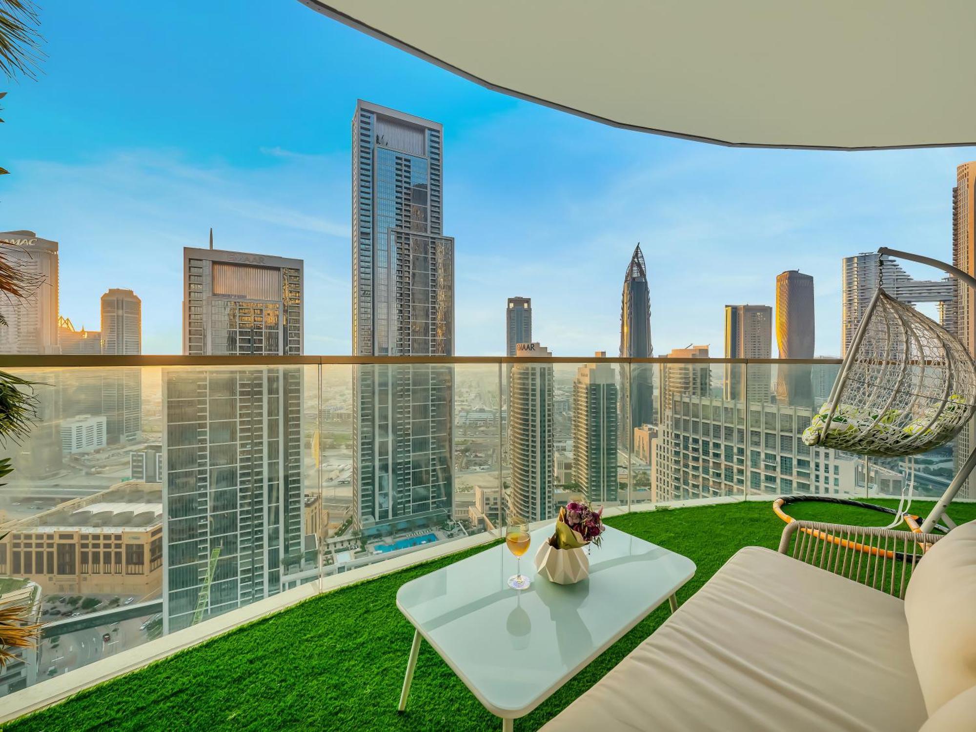 Grandeur 2 Bedroom I Burj Khalifa & Fountain Views I Free Parking, Gym, Pool, Wi-fi & Ps5 I By Skyline Serenity Apartment *