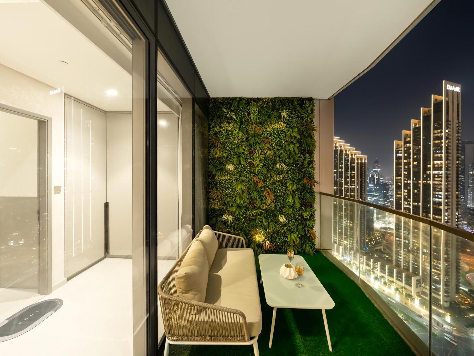 Grandeur 2 Bedroom I Burj Khalifa & Fountain Views I Free Parking, Gym, Pool, Wi-fi & Ps5 I By Skyline Serenity Dubai