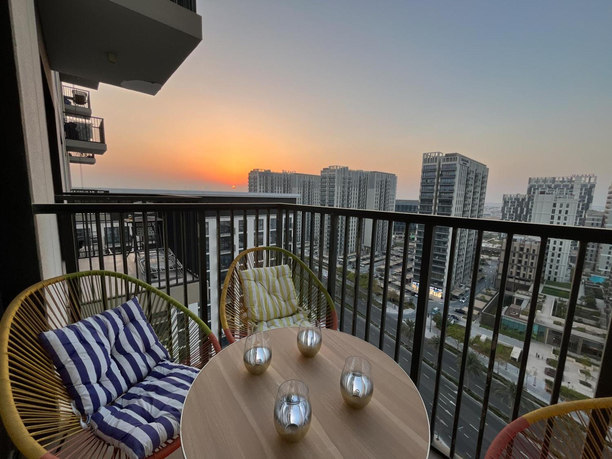 Stylish 1br In Prime Hills * Dubai