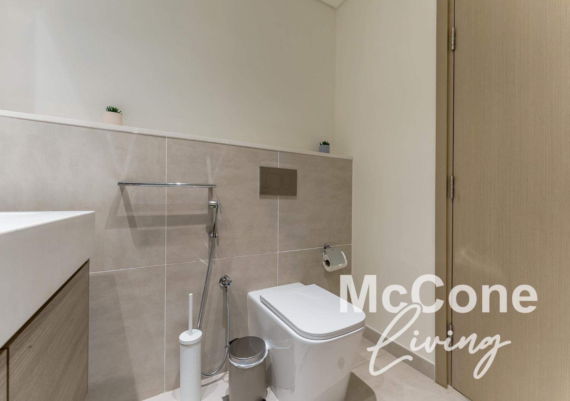 Bright 2br With Pool & Creek Views *