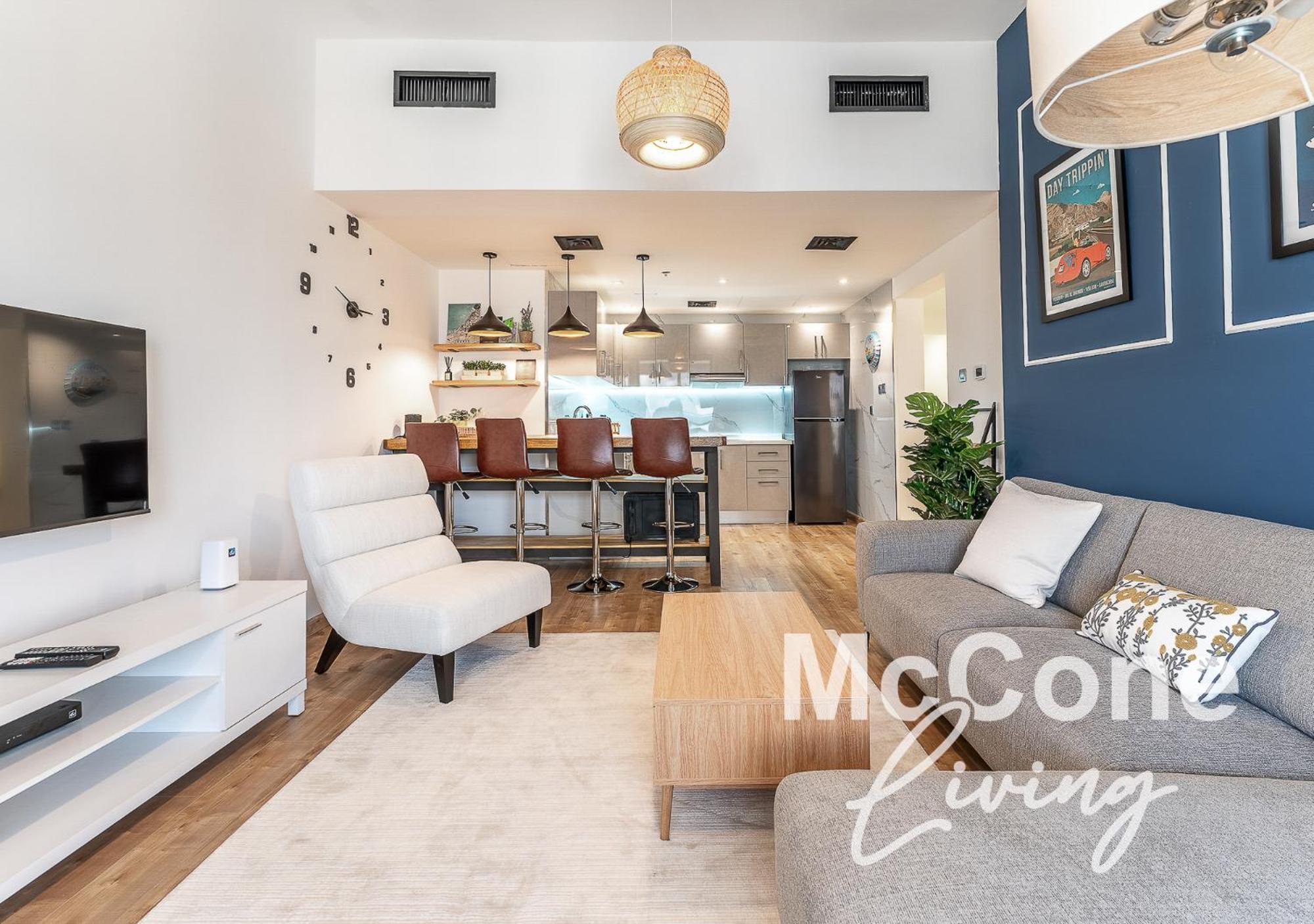 2br With Stunning Marina Skyline Apartment
