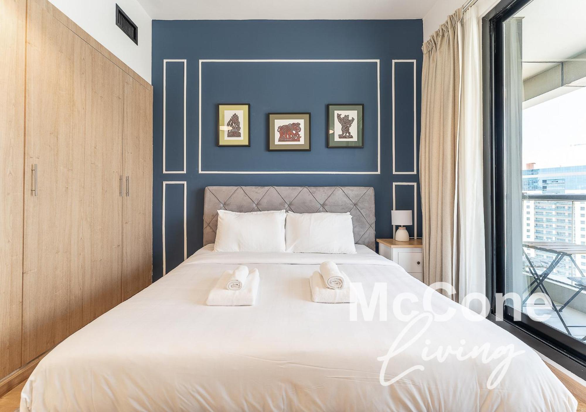 2br With Stunning Marina Skyline *
