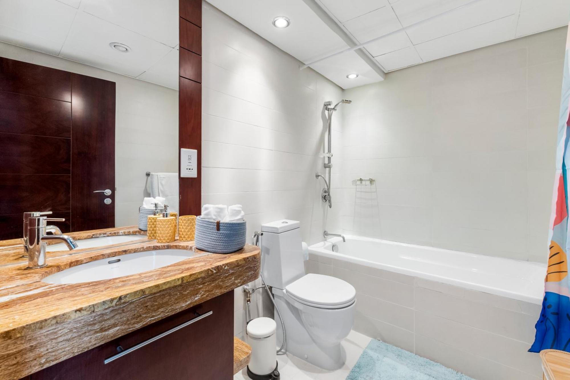 Stylish 1 Bedroom - Burj Khalifa View- 5Mn Walk To Dubai Mall-Apartment In Burj Views Tower Dubai