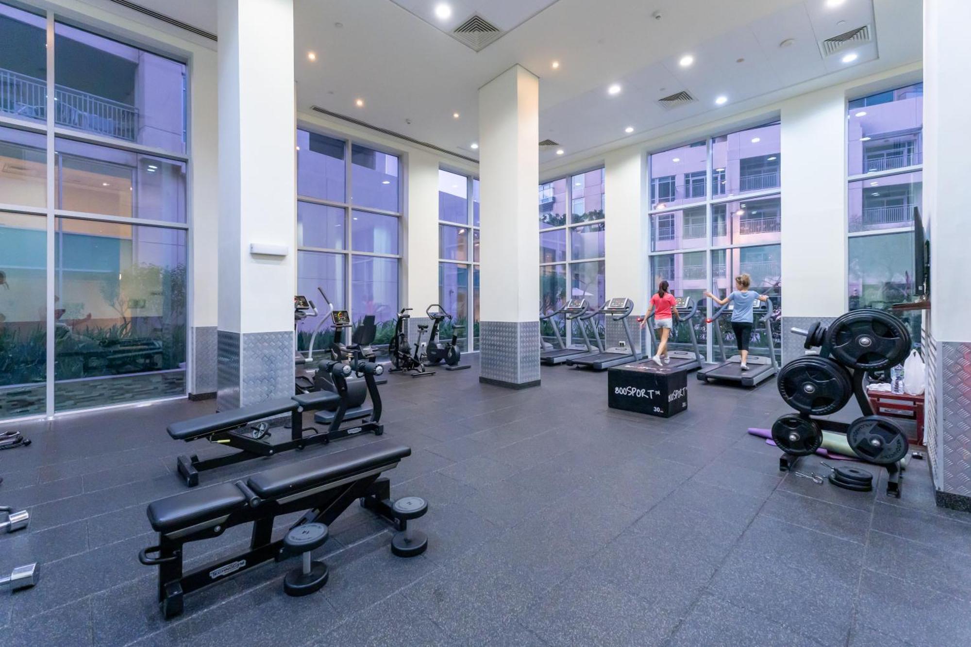 Stylish 1 Bedroom - Burj Khalifa View- 5Mn Walk To Dubai Mall-Apartment In Burj Views Tower Apartment