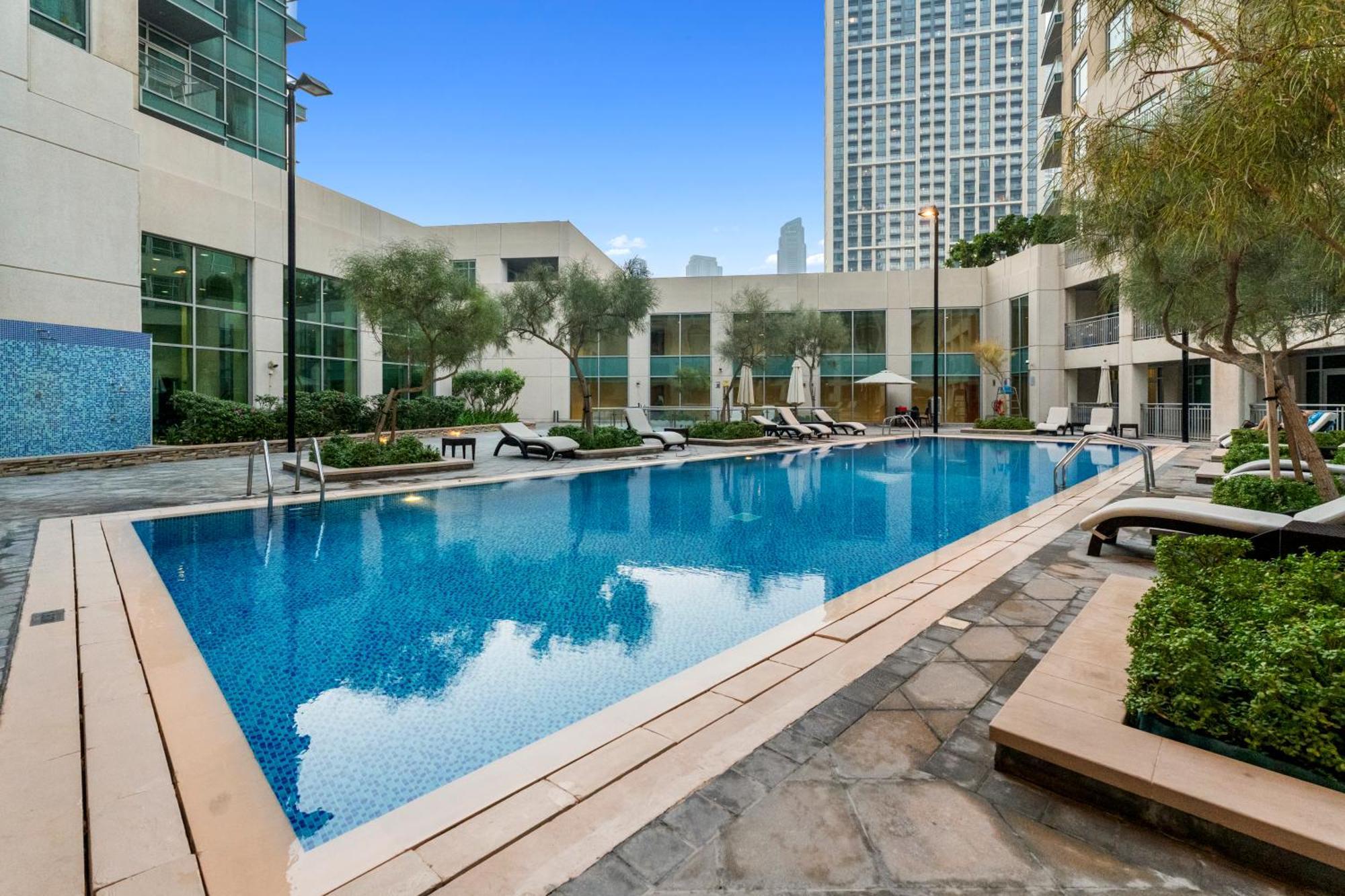 Stylish 1 Bedroom - Burj Khalifa View- 5Mn Walk To Dubai Mall-Apartment In Burj Views Tower Apartment Dubai
