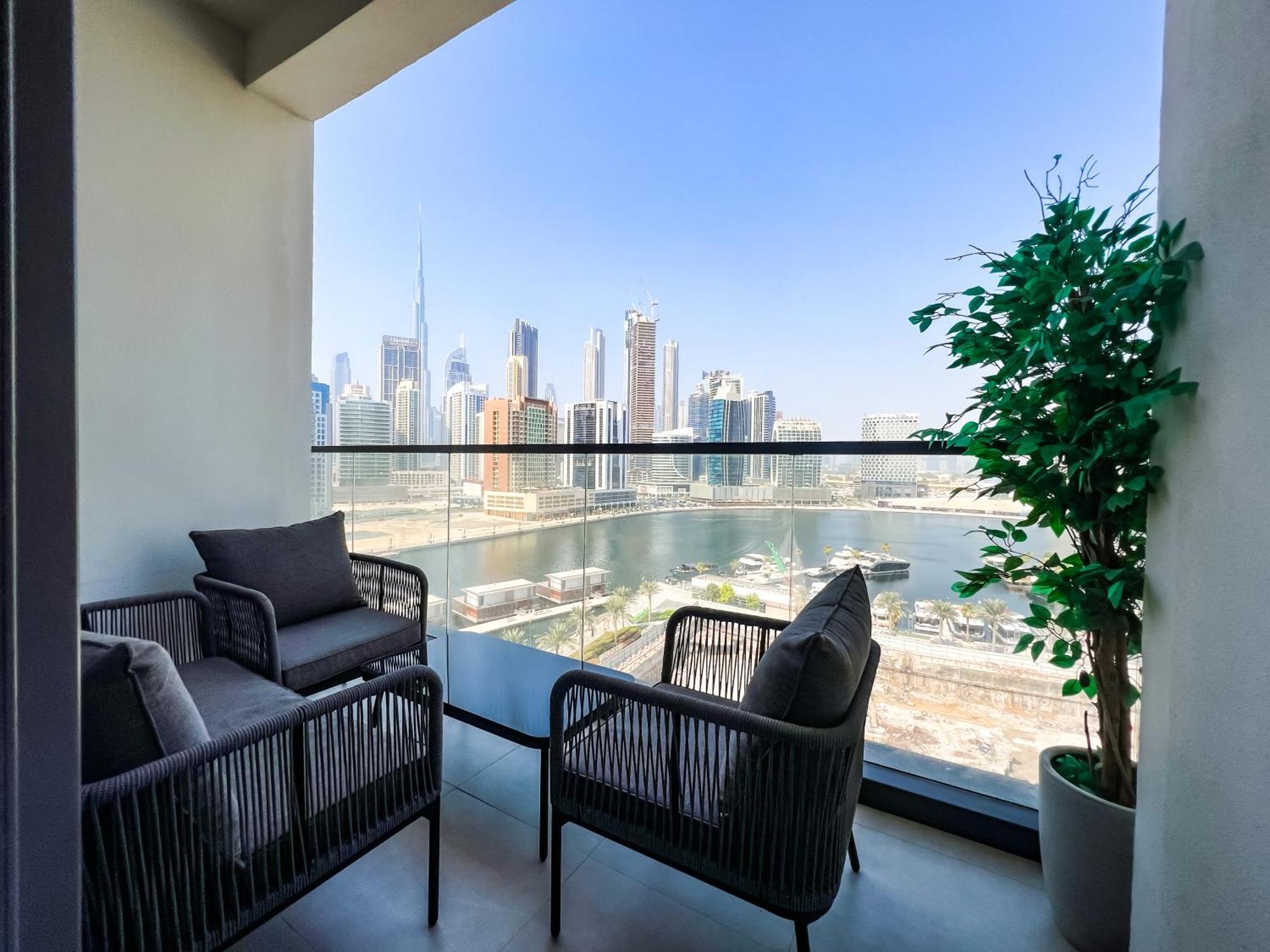 Chic 1-bedroom With Epic Burj Khalifa Views Apartment *