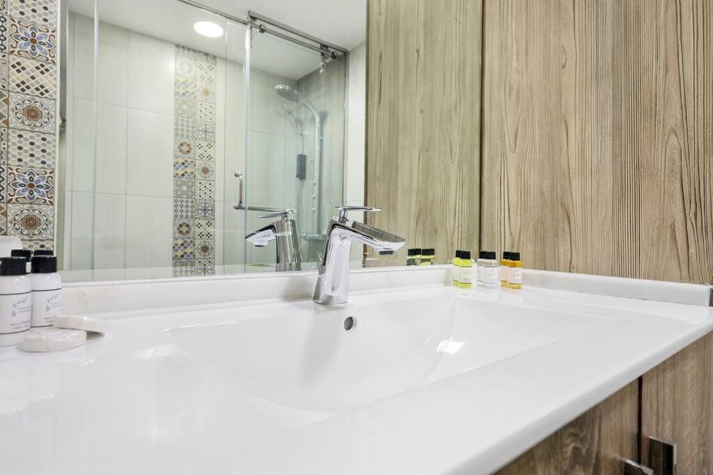 Apartment First Class 4br Cozy Jumeirah Retreat *