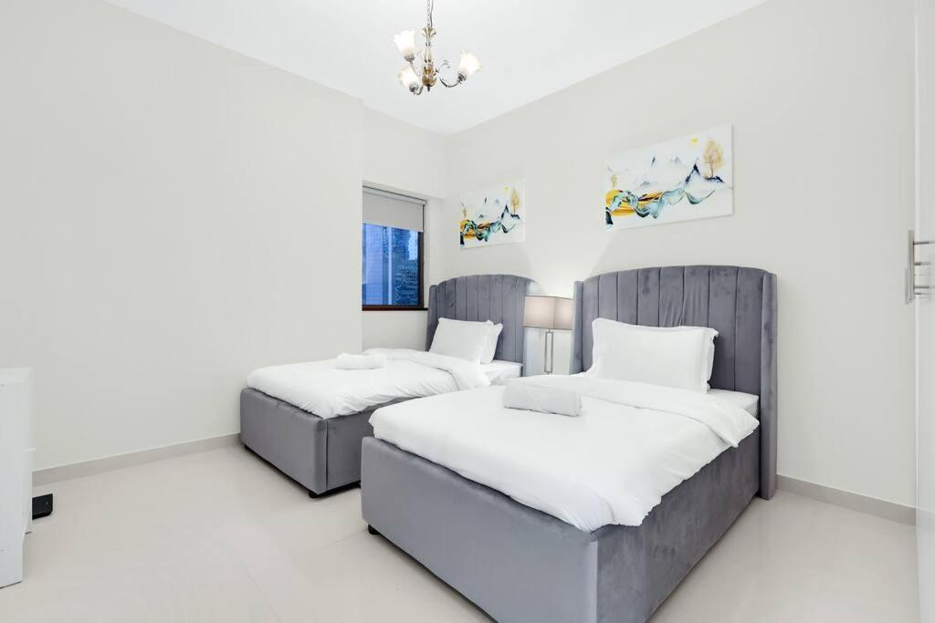 First Class 4br Cozy Jumeirah Retreat * Dubai