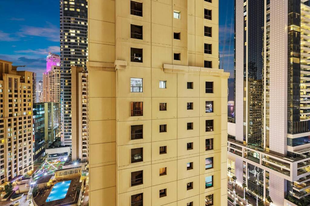 First Class 4br Cozy Jumeirah Retreat Apartment *