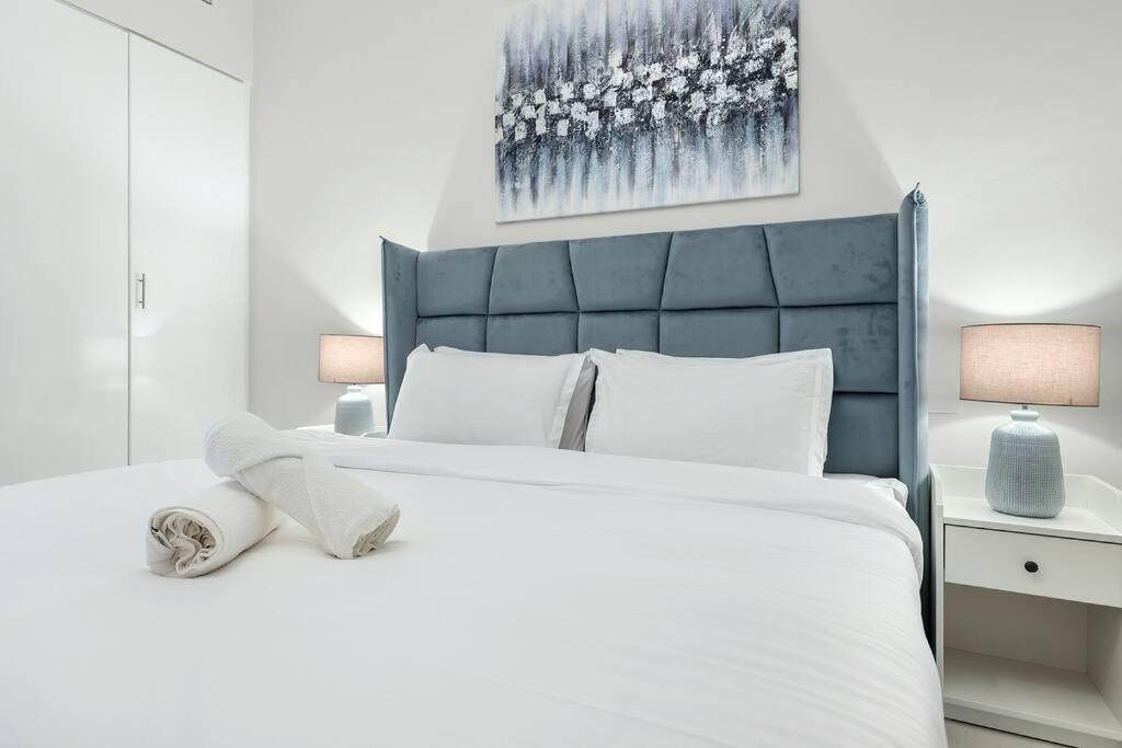 First Class 4br Cozy Jumeirah Retreat Apartment *